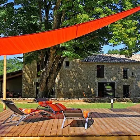 La Roberte : Mas Provencal Avec Piscine Proche Des Gorges De L'ardeche *